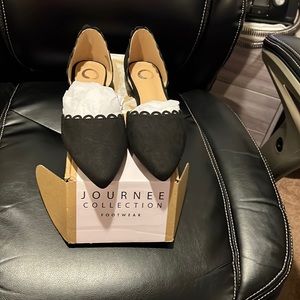 New Journee Collection Footwear Black Jezlin Flats
